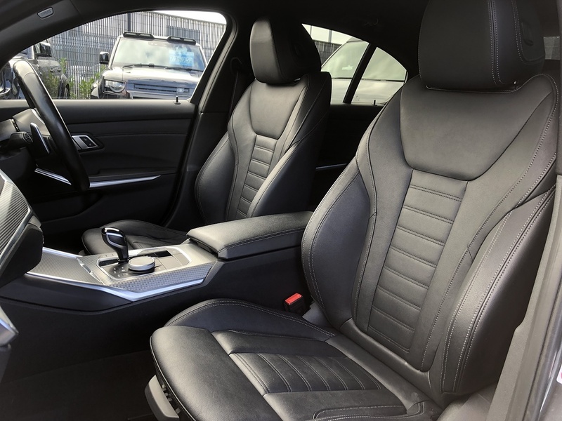 BMW 3 Series 330e M Sport - U2078