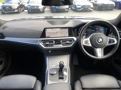 BMW 3 Series 330e M Sport - U2078