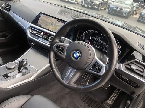 BMW 3 Series 330e M Sport - U2078