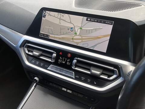 BMW 3 Series 330e M Sport - U2078