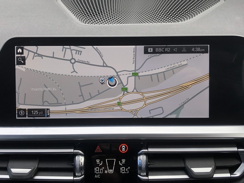 BMW 3 Series 330e M Sport - U2078