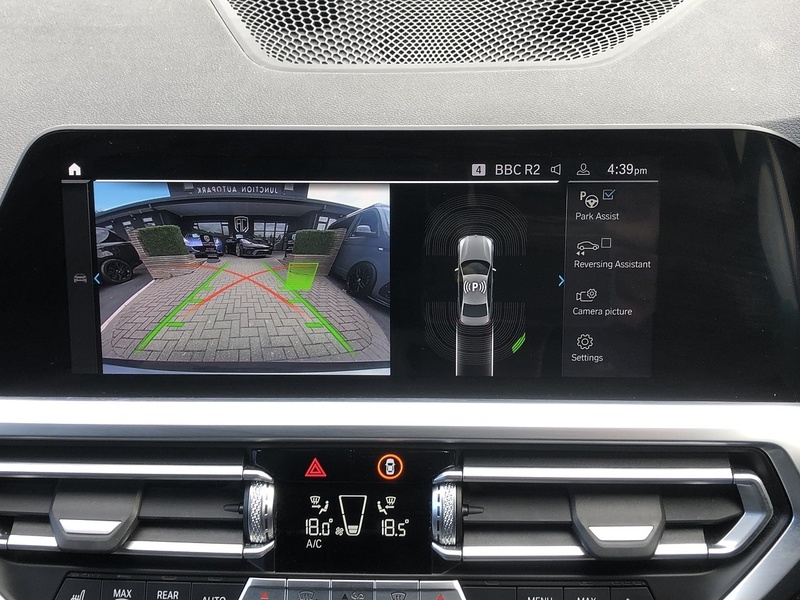 BMW 3 Series 330e M Sport - U2078