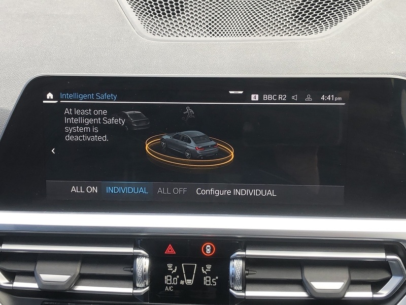 BMW 3 Series 330e M Sport - U2078
