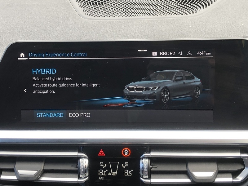 BMW 3 Series 330e M Sport - U2078