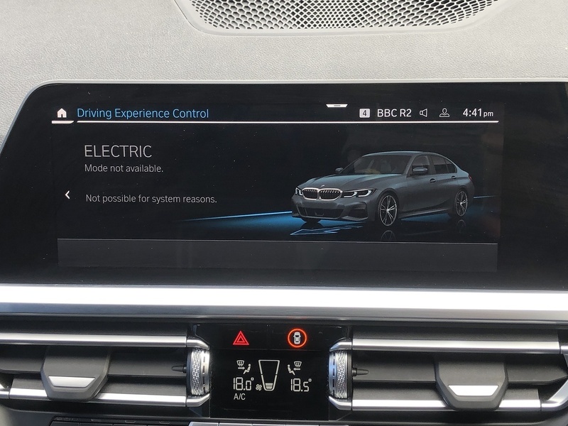 BMW 3 Series 330e M Sport - U2078