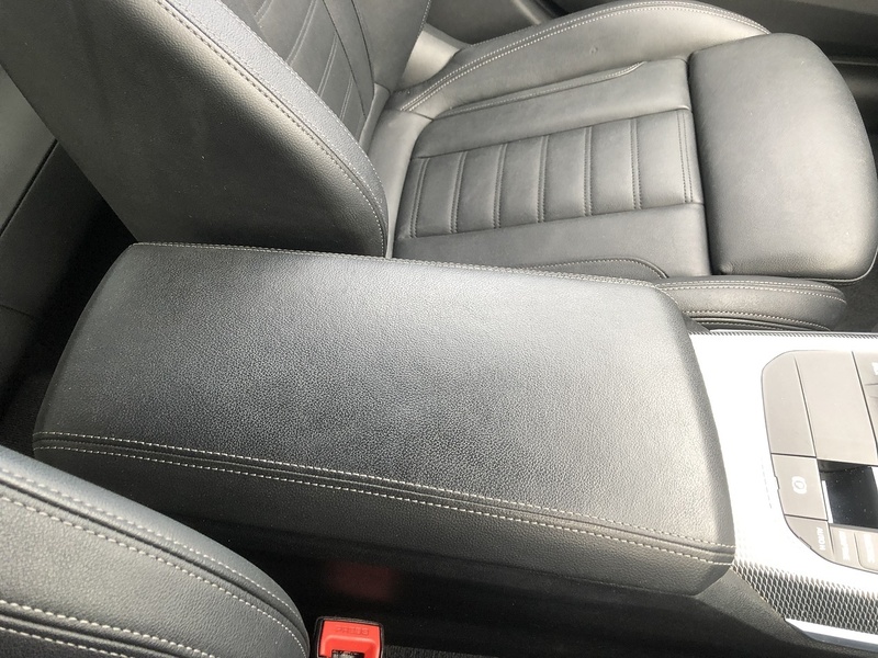 BMW 3 Series 330e M Sport - U2078