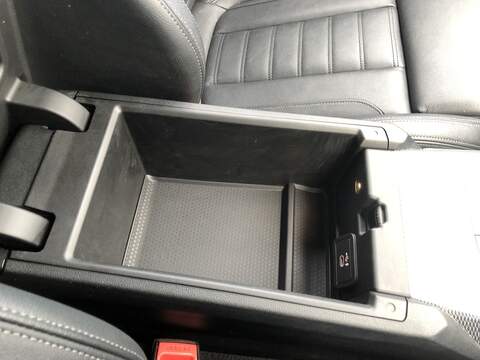 BMW 3 Series 330e M Sport - U2078
