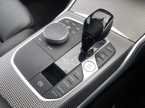 BMW 3 Series 330e M Sport - U2078