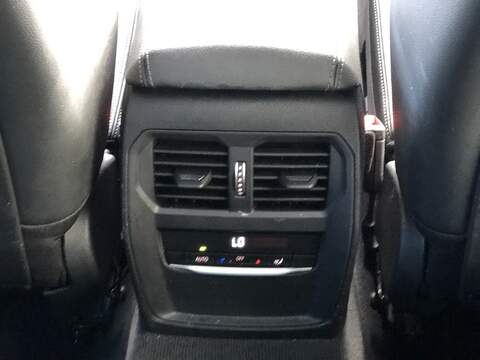 BMW 3 Series 330e M Sport - U2078
