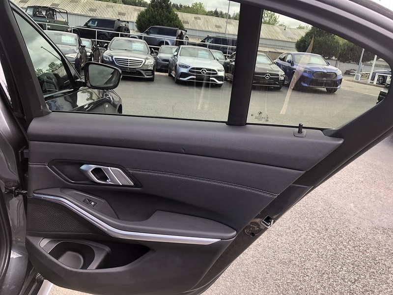 BMW 3 Series 330e M Sport - U2078