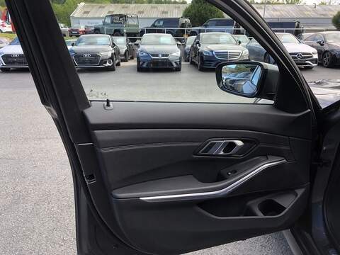 BMW 3 Series 330e M Sport - U2078
