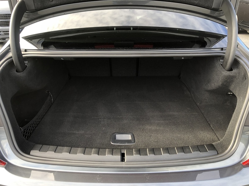 BMW 3 Series 330e M Sport - U2078