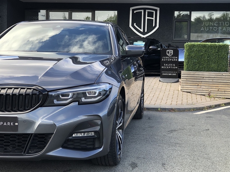 BMW 3 Series 330e M Sport - U2078