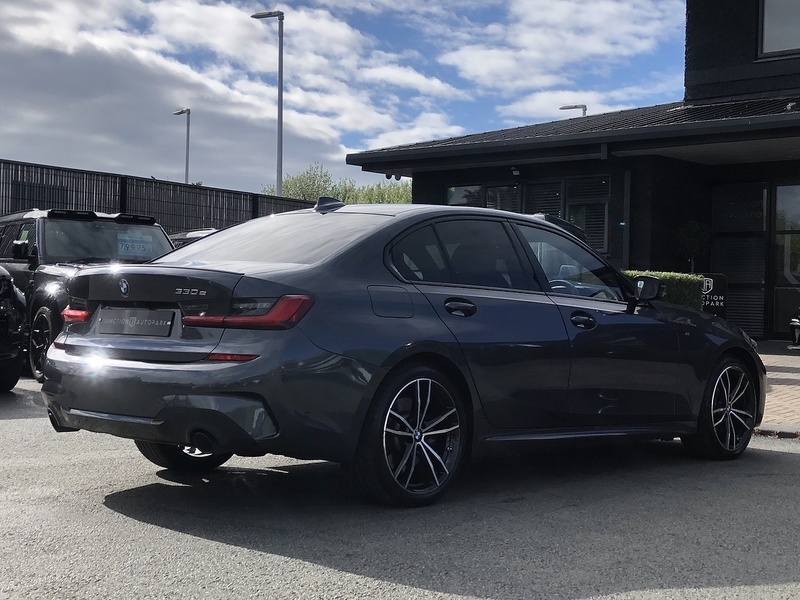 BMW 3 Series 330e M Sport - U2078