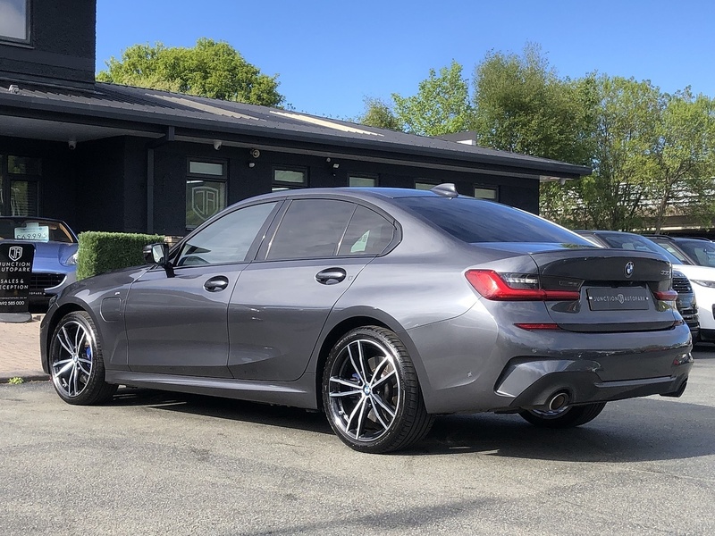 BMW 3 Series 330e M Sport - U2078
