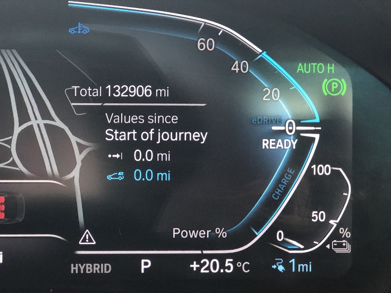 BMW 3 Series 330e M Sport - U2078