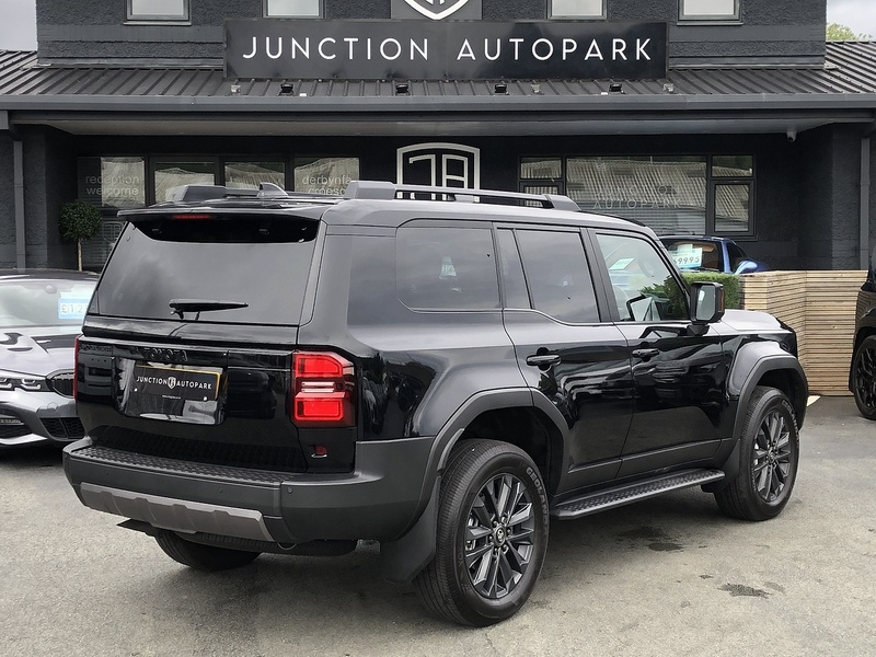 Toyota Land Cruiser D MHEV Invincible - U2082