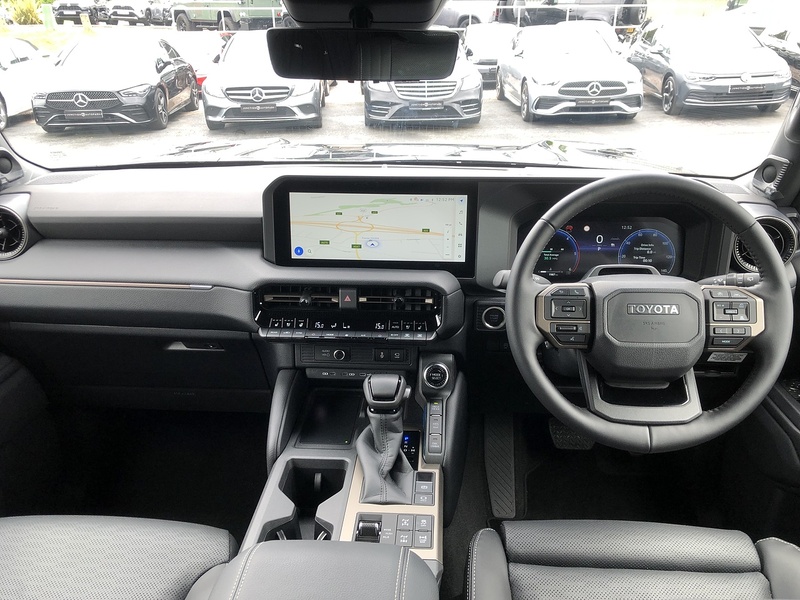 Toyota Land Cruiser D MHEV Invincible - U2082