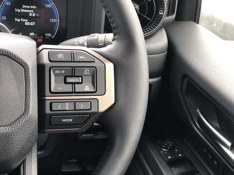 Toyota Land Cruiser D MHEV Invincible - U2082