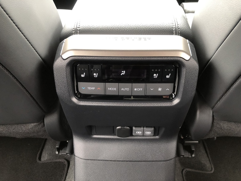 Toyota Land Cruiser D MHEV Invincible - U2082
