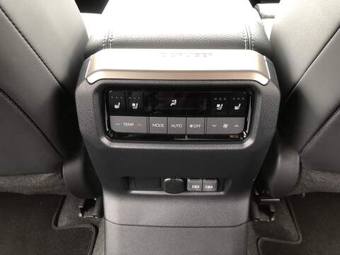 Toyota Land Cruiser D MHEV Invincible - U2082