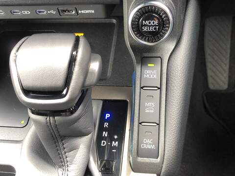 Toyota Land Cruiser D MHEV Invincible - U2082