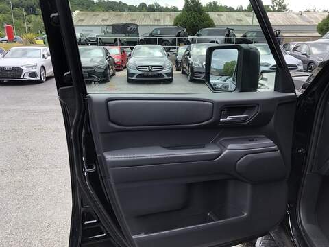 Toyota Land Cruiser D MHEV Invincible - U2082
