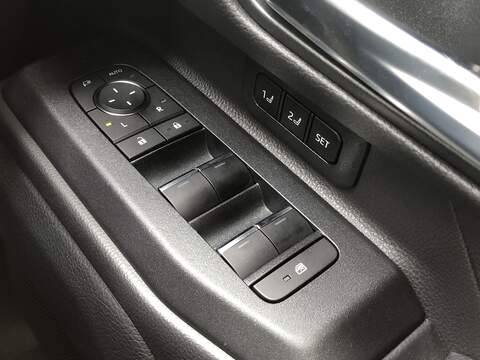 Toyota Land Cruiser D MHEV Invincible - U2082