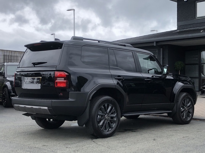 Toyota Land Cruiser D MHEV Invincible - U2082