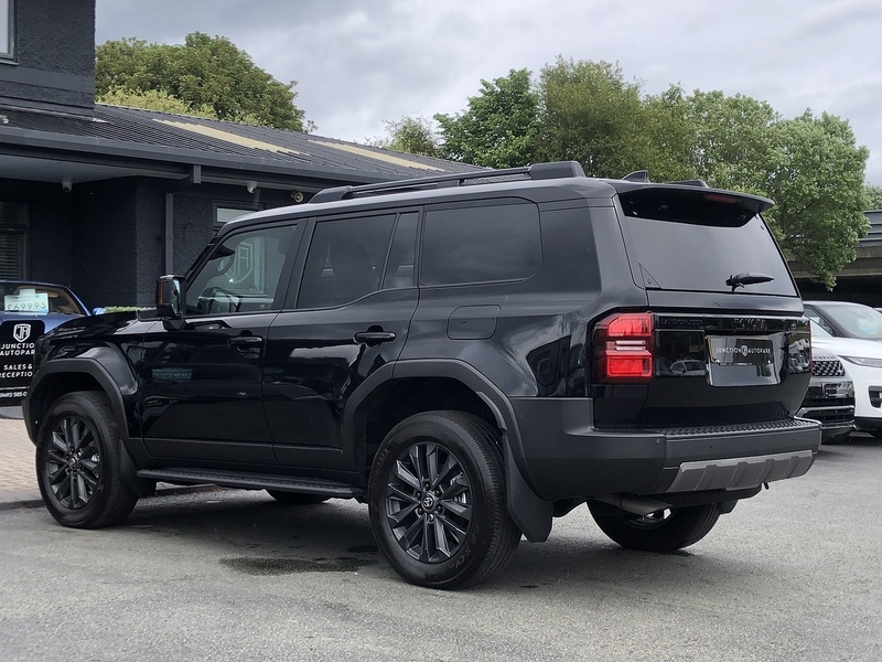 Toyota Land Cruiser D MHEV Invincible - U2082