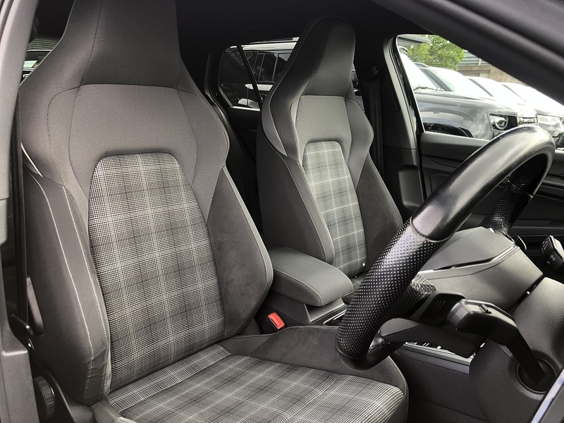 Volkswagen Golf TDI GTD - U2086