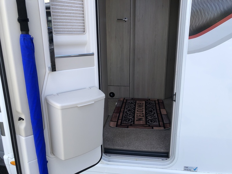Ford AUTO - TRAIL F - LINE F68 - U2093