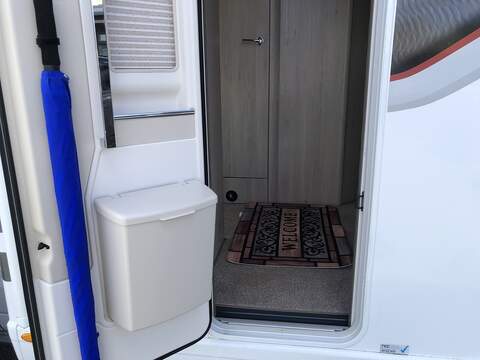 Ford AUTO - TRAIL F - LINE F68 - U2093