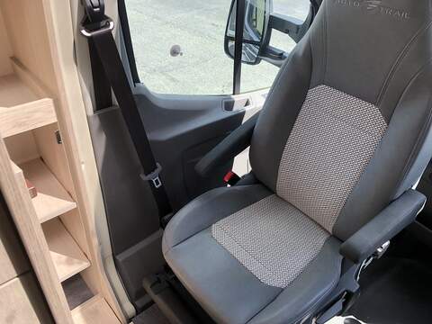 Ford AUTO - TRAIL F - LINE F68 - U2093