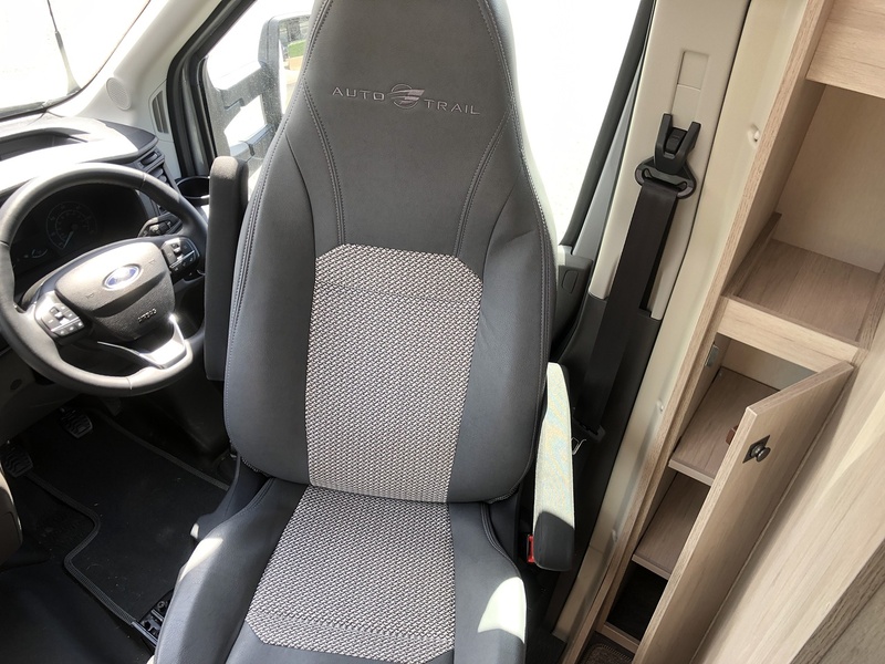 Ford AUTO - TRAIL F - LINE F68 - U2093