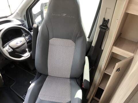Ford AUTO - TRAIL F - LINE F68 - U2093