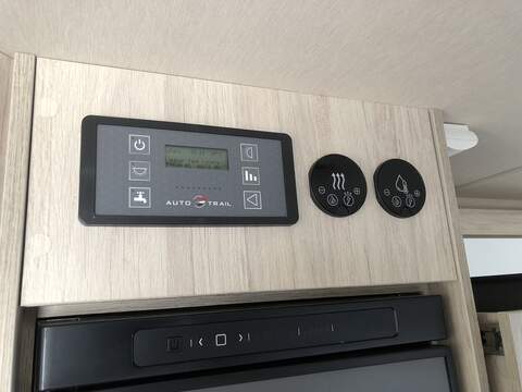 Ford AUTO - TRAIL F - LINE F68 - U2093