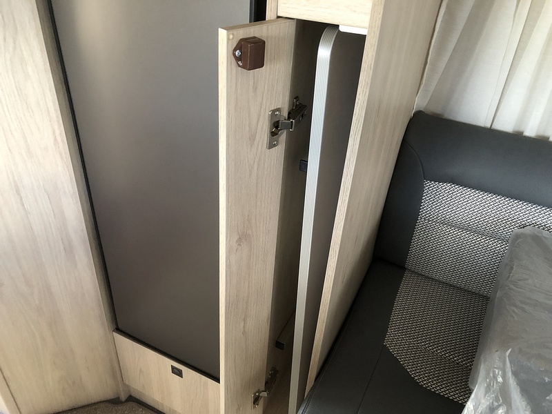 Ford AUTO - TRAIL F - LINE F68 - U2093
