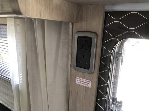 Ford AUTO - TRAIL F - LINE F68 - U2093