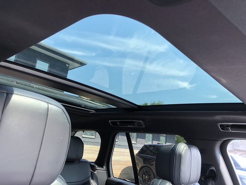 Land Rover Range Rover D350 MHEV HSE - U2103