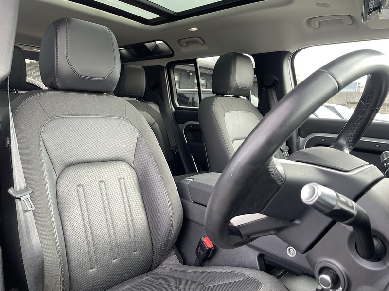 Land Rover Defender 110 SD4 First Edition - U2107