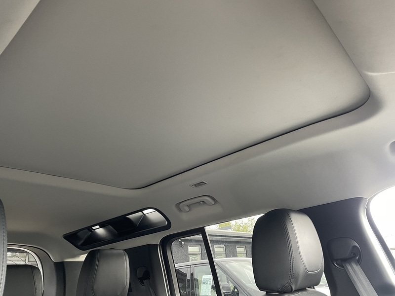 Land Rover Defender 110 SD4 First Edition - U2107