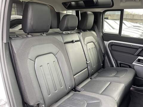 Land Rover Defender 110 SD4 First Edition - U2107