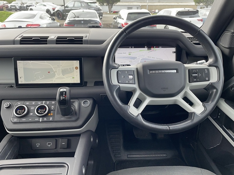 Land Rover Defender 110 SD4 First Edition - U2107