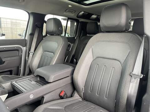 Land Rover Defender 110 SD4 First Edition - U2107