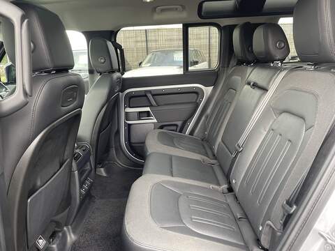 Land Rover Defender 110 SD4 First Edition - U2107