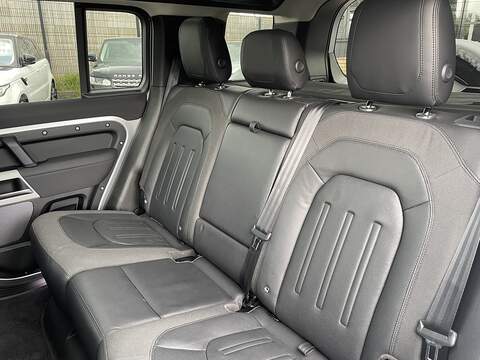 Land Rover Defender 110 SD4 First Edition - U2107