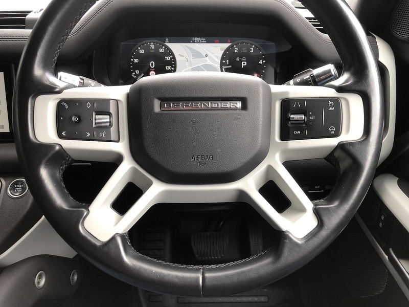 Land Rover Defender 110 SD4 First Edition - U2107