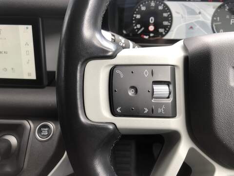 Land Rover Defender 110 SD4 First Edition - U2107