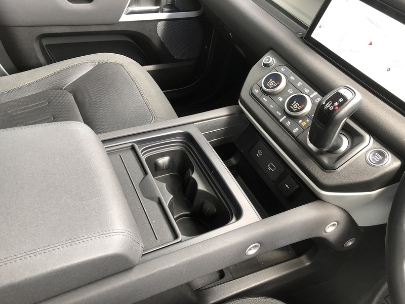 Land Rover Defender 110 SD4 First Edition - U2107